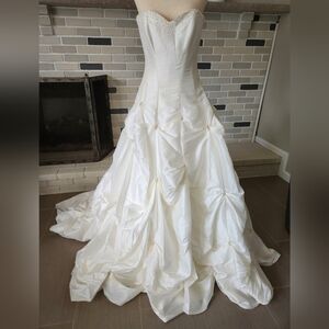 Maggie Sottero Elegant White Wedding Dress